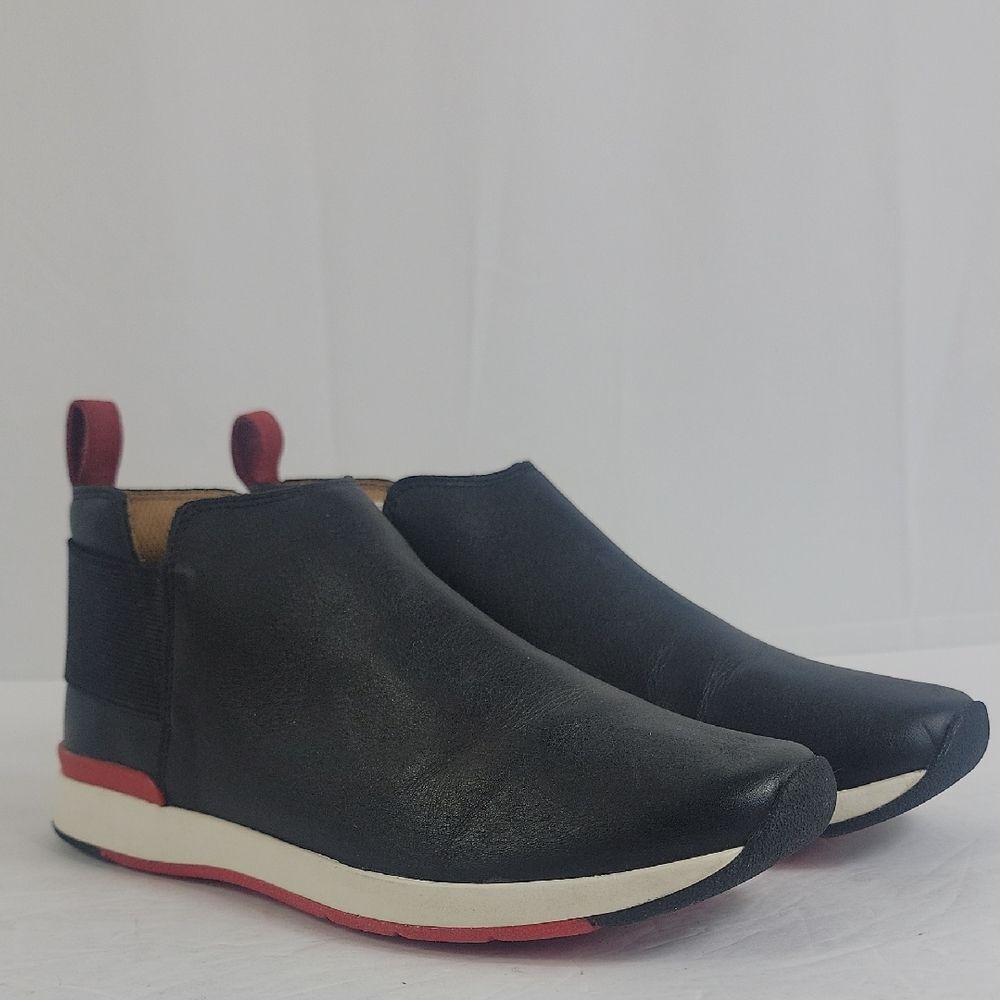 Vionic Cosmic Cece Casual Women's‎ Sneaker Bootie - Picture 2 of 11